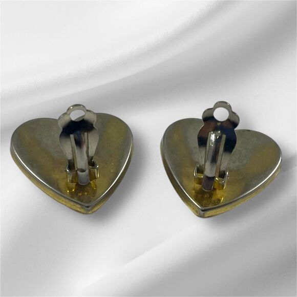 Vintage Gold Tone Heart Shaped Filigree Clip On Earrings - Picture 3 of 4
